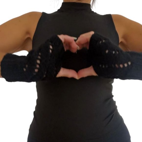 Black Diagonal Eyelets KnitFingerless Texting Gloves Product of Canada - Picture 3 of 8